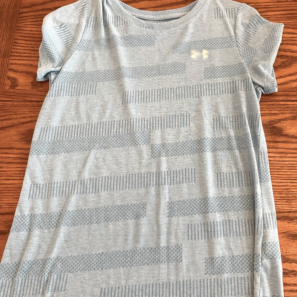 Under Armour tshirt